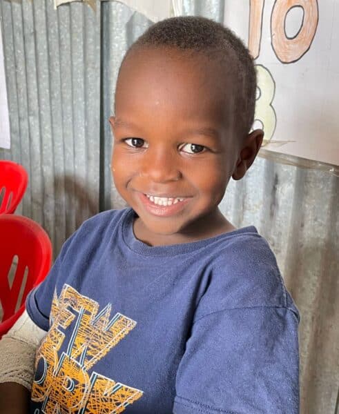 Kind der Rehoboth Schule in Kitengela im Lernzentrum